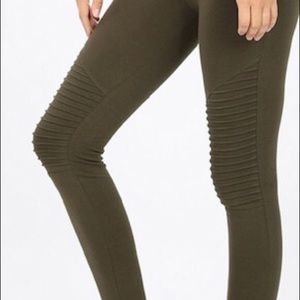 Seamless moto leggings